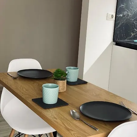 Apartamento Newly Renovated One Bedroom In Tirana