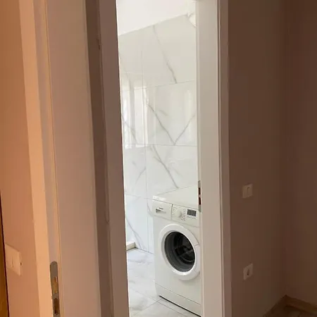 شقة Newly Renovated One Bedroom In *